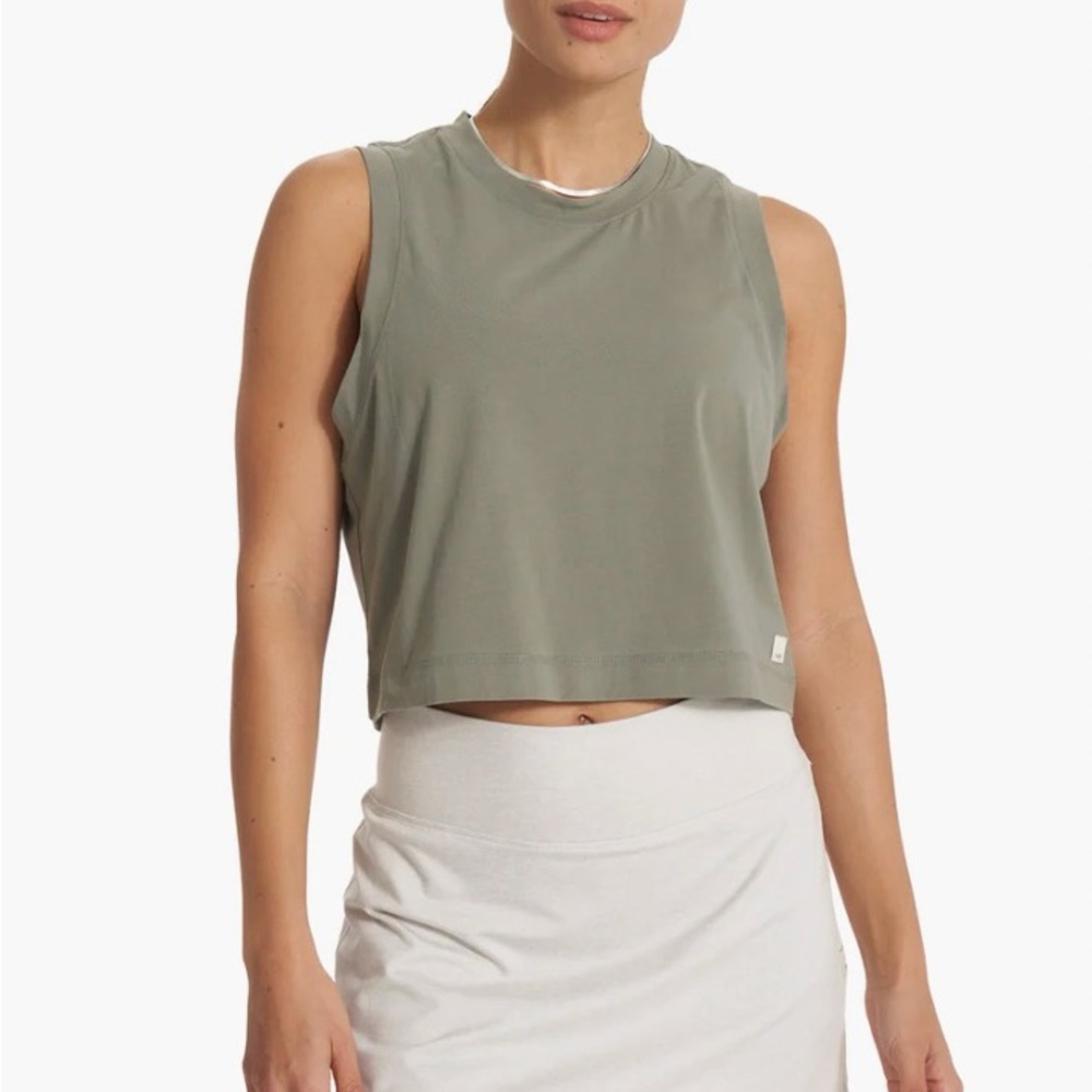 Vuori Feather Crop Tank in Pistachio, Size Medium